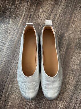 Everlane Silver Leather Ballet Flats